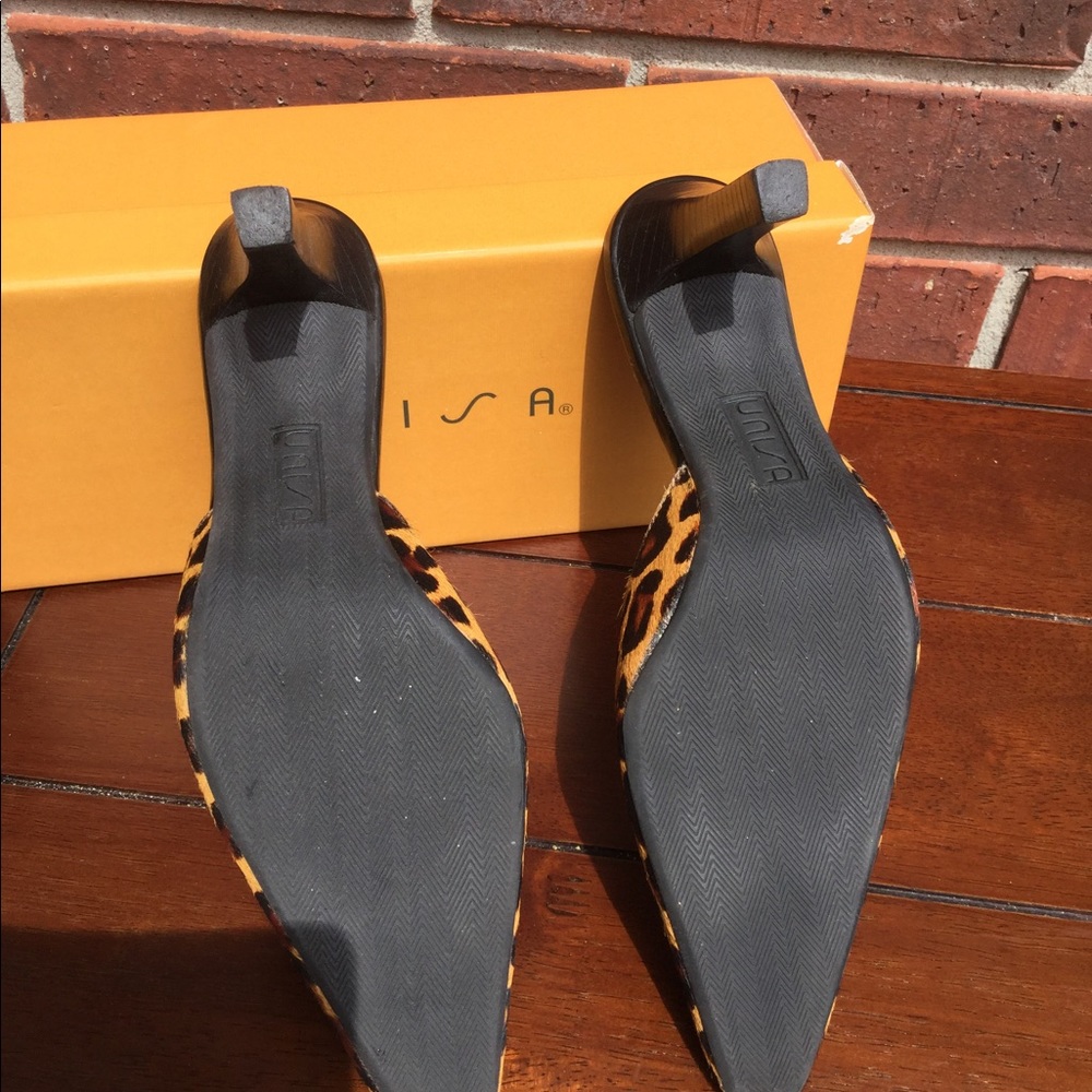 SHOES - Picture 3 of 5